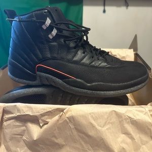Men’s air Jordan 12 utility pre owned in excellent condition